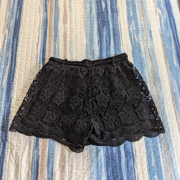 Rue 21 Elegant Black Lace High Waist Shorts - Picture 3 of 4